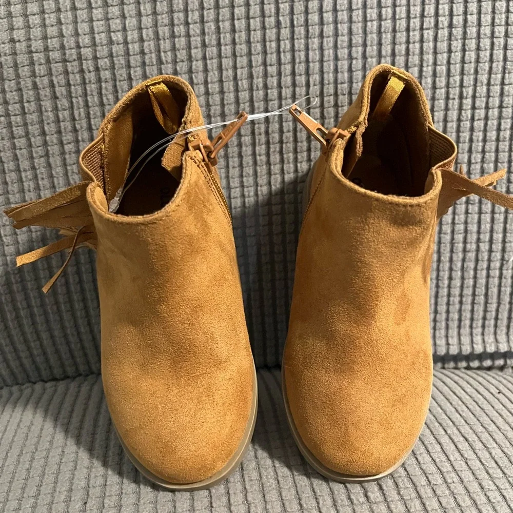 NewOld navy Tan Suede‎ Fringe Ankle Boots